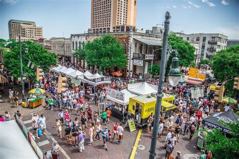 Pecan Street Festival returns to downtown Austin this weekend